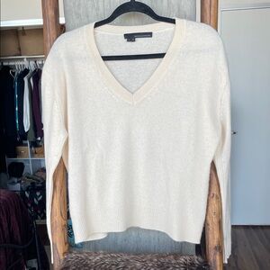 360 Cashmere Cream V-Neck Sweater
